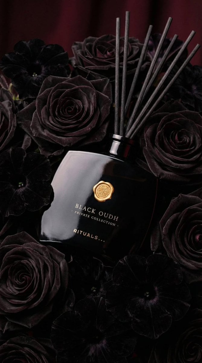 Black Oudh Reed Diffuser with Roses — image 4